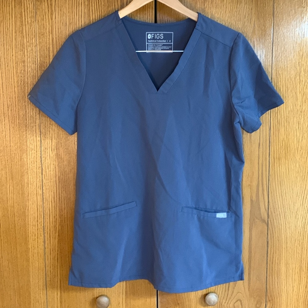 ✨Figs Technical Collection Casma Blue Scrub Short Sleeve Top Women's Size Small